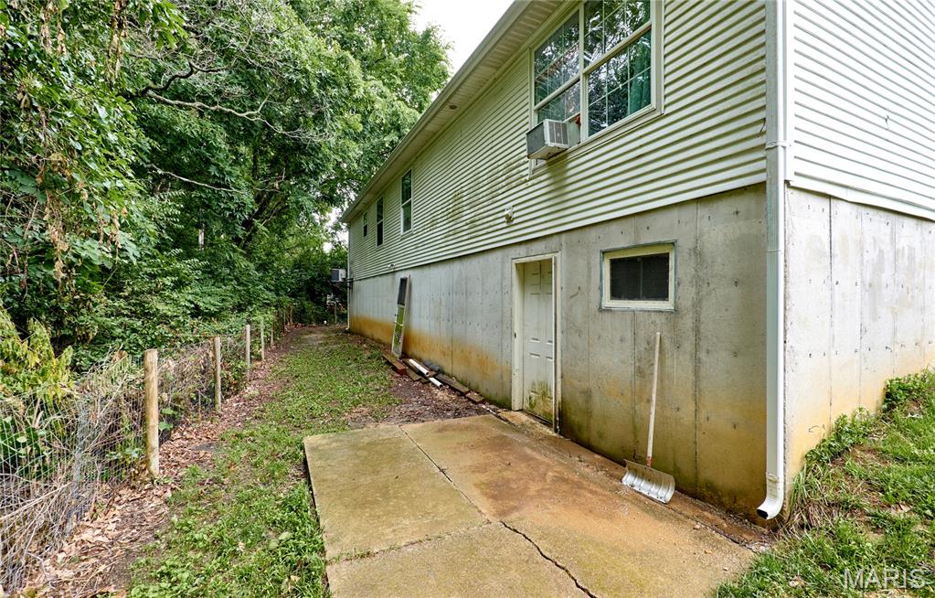 White Fence - Residential
