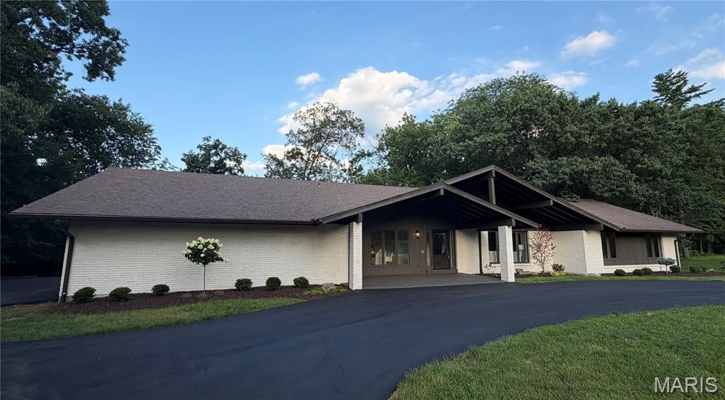 Meadowbrook Country Club Estates - Residential