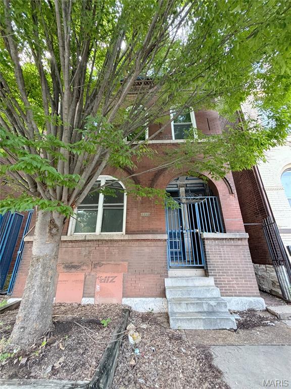 ATTENTION INVESTORS, DEVELOPERS & FLIPPERS! MOTIVATED SELLER! Rare historic blank canvas opportunity located right on S Tucker Blvd! Stripped down to the studs with interior demolition complete, this massive 3,846 sq ft full-brick historic shell is ready for your custom build-out. Endless Exit Strategy Potential: Single-Family Conversion: Create a high-end luxury urban residence or townhome. Multi-Family / Triplex / Duplex: Existing architectural schematics for a 3-unit layout available ($15,000 value). Key Features & Details: Full historic brick structure, high ceilings, and solid structural footprint. Dedicated rear off-street parking. Full basement for additional storage/mechanical space. Selling strictly AS-IS, seller to make no repairs, warranties, or municipal inspections. Ideal project for rehabbers, buy-and-hold landlords, or conversion developers looking to maximize equity in a prime St. Louis location!