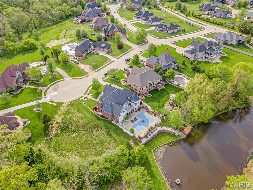 Stone Cliff Manor - Residential