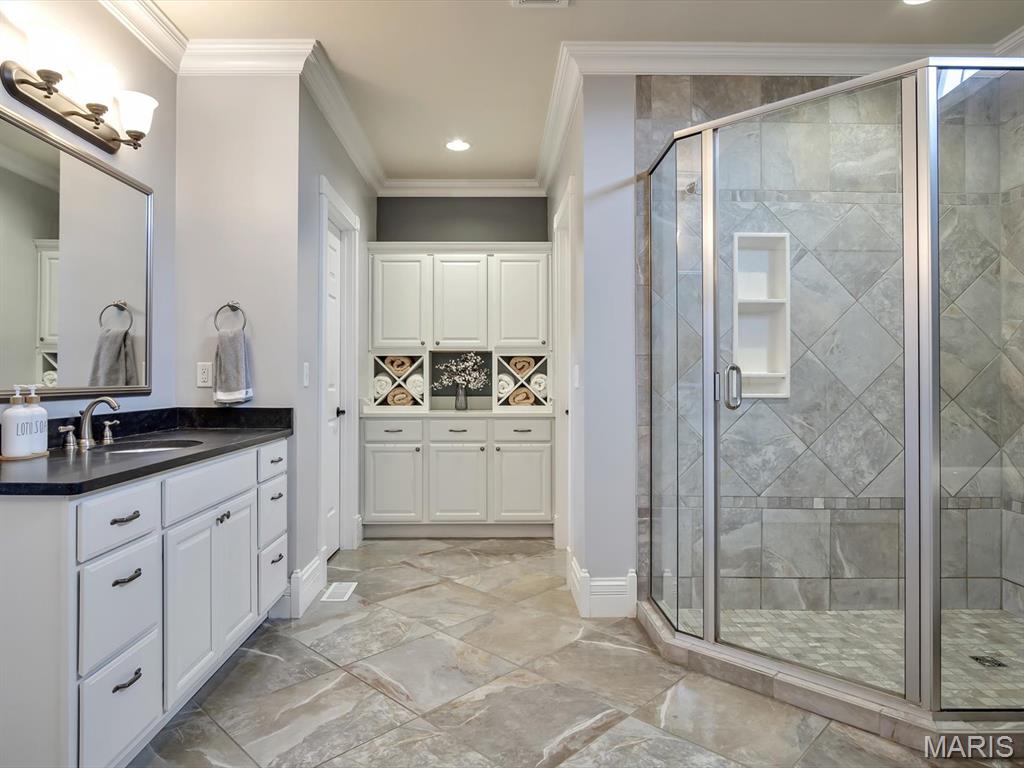 Stone Cliff Manor - Residential