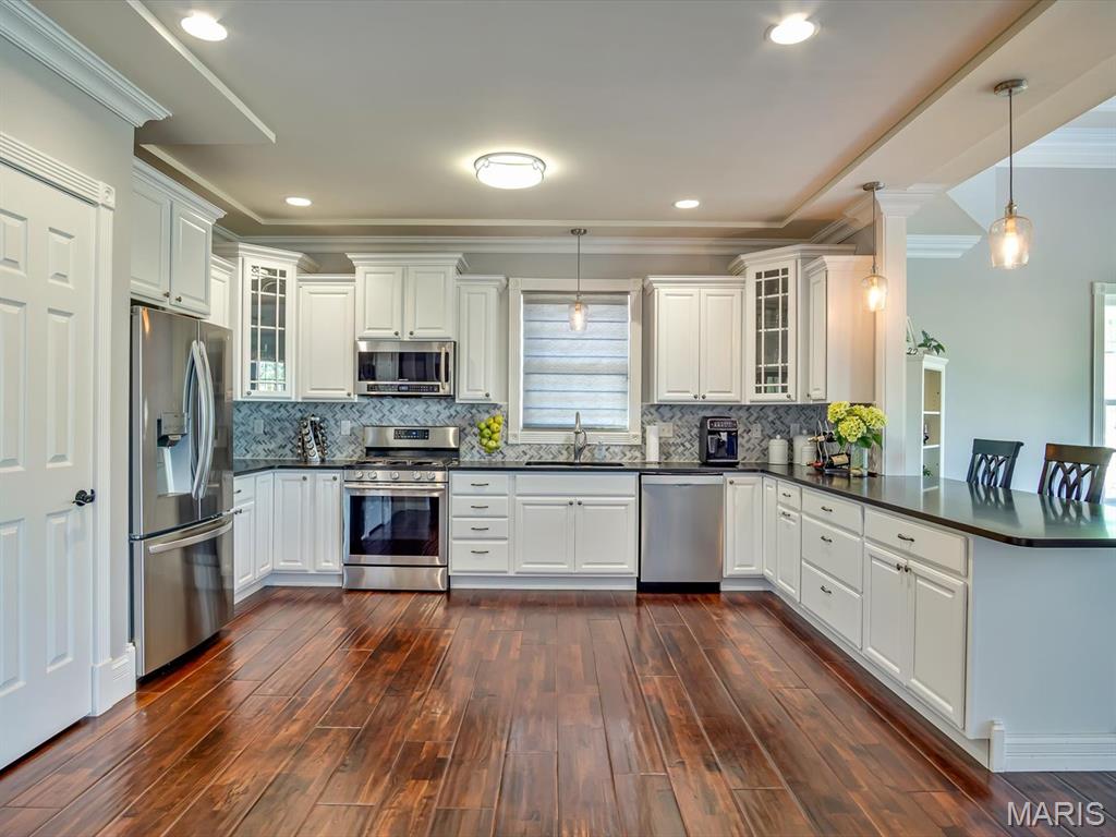 Stone Cliff Manor - Residential