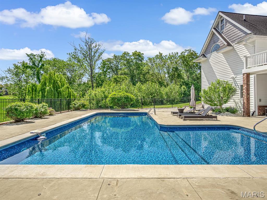 Stone Cliff Manor - Residential