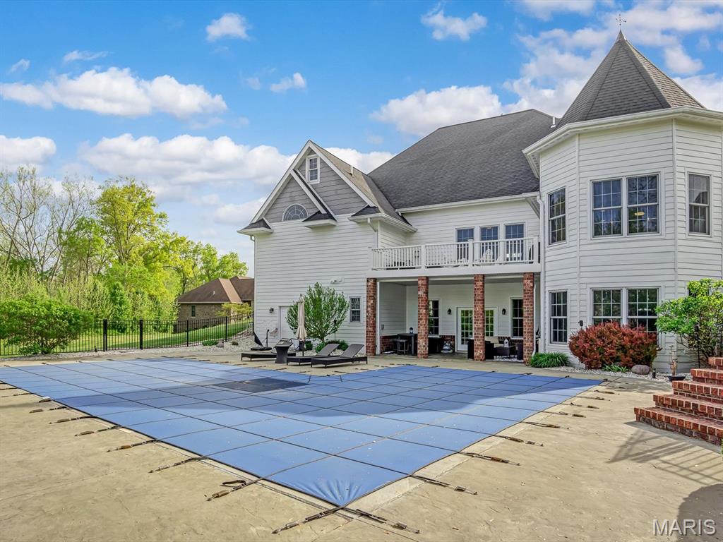 Stone Cliff Manor - Residential