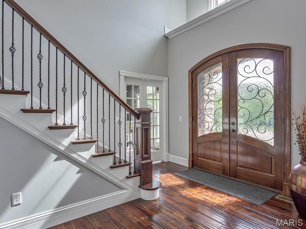 Stone Cliff Manor - Residential