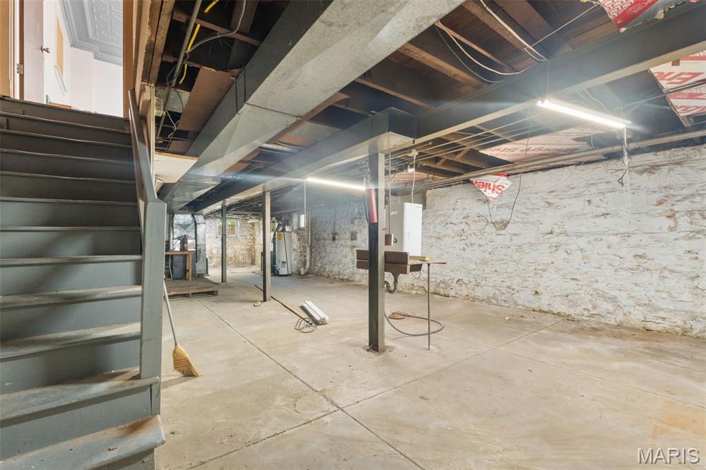 Grand Meramec Park Add - Commercial Sale