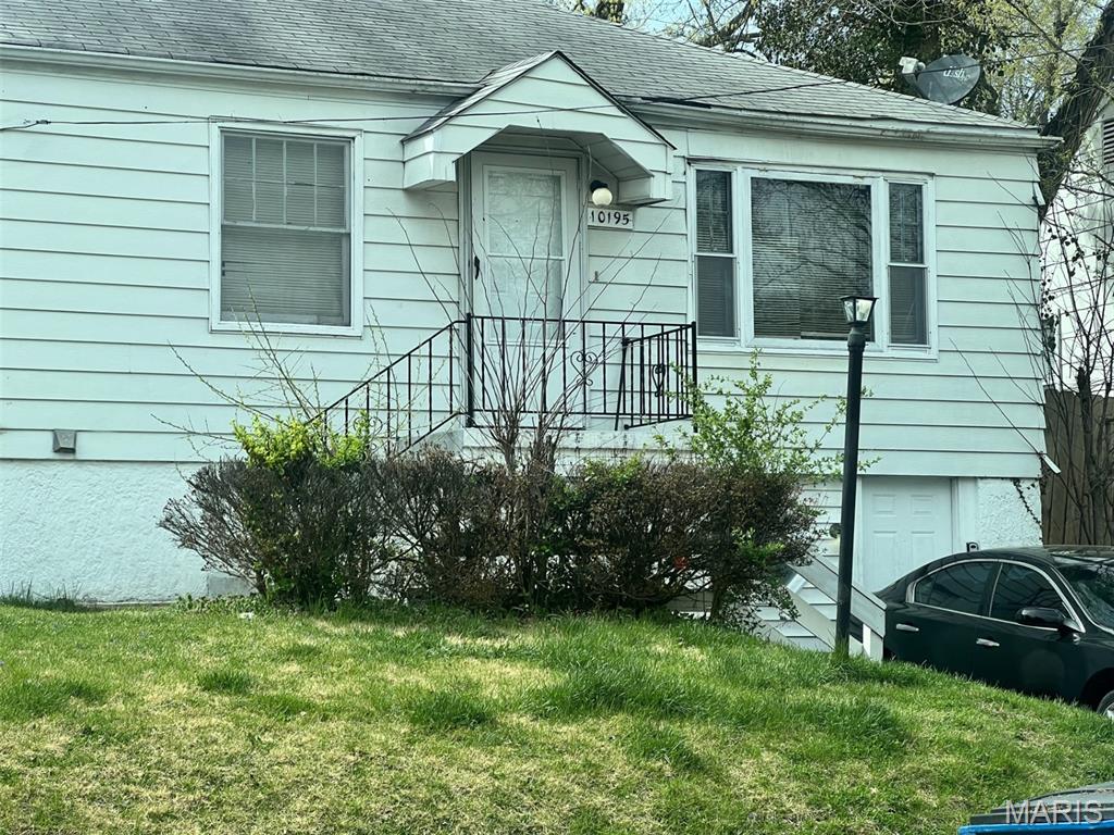 Hello Investors!!  Occupied rental for sale.  Add these houses to your portfolio.  Seller would prefer all 3 houses purchased at the same time. No showings until a contract is accepted. Call for details.