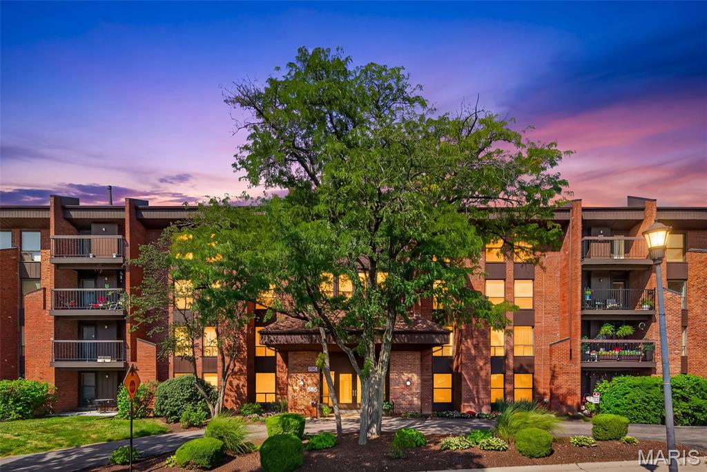 Coeur De Royale Condo Ph Iii - Residential