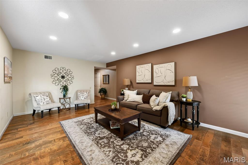 Coeur De Royale Condo Ph Iii - Residential