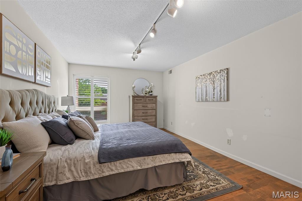 Coeur De Royale Condo Ph Iii - Residential