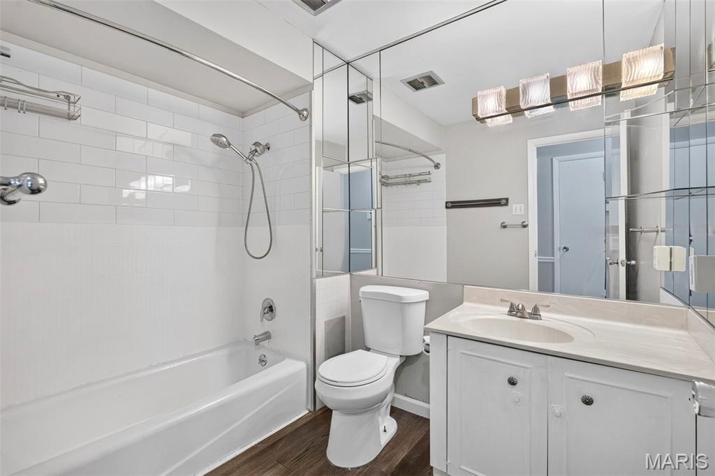 Lin Capri Condo - Residential