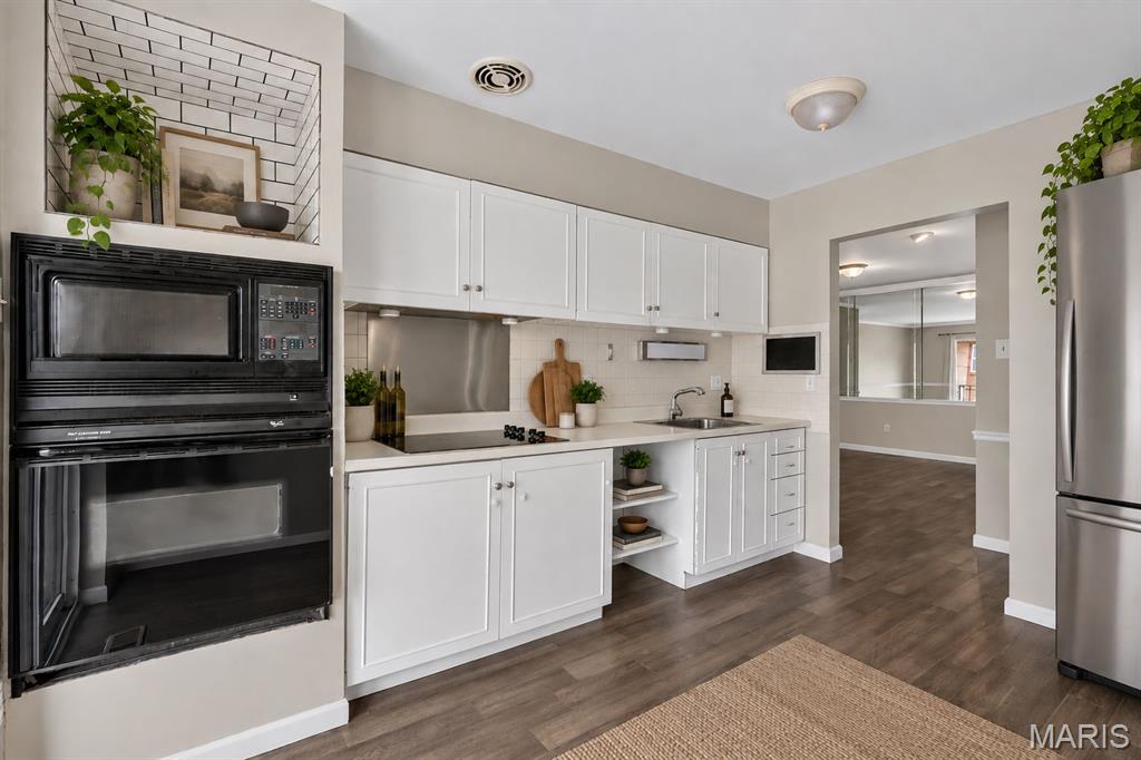 Lin Capri Condo - Residential