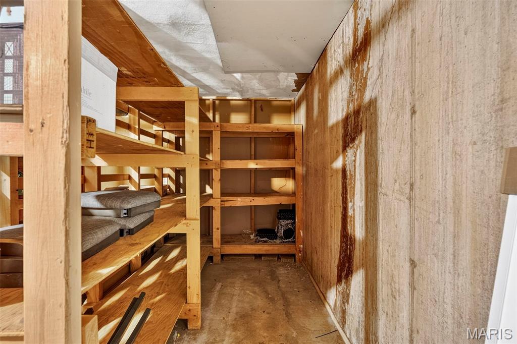 Lin Capri Condo - Residential