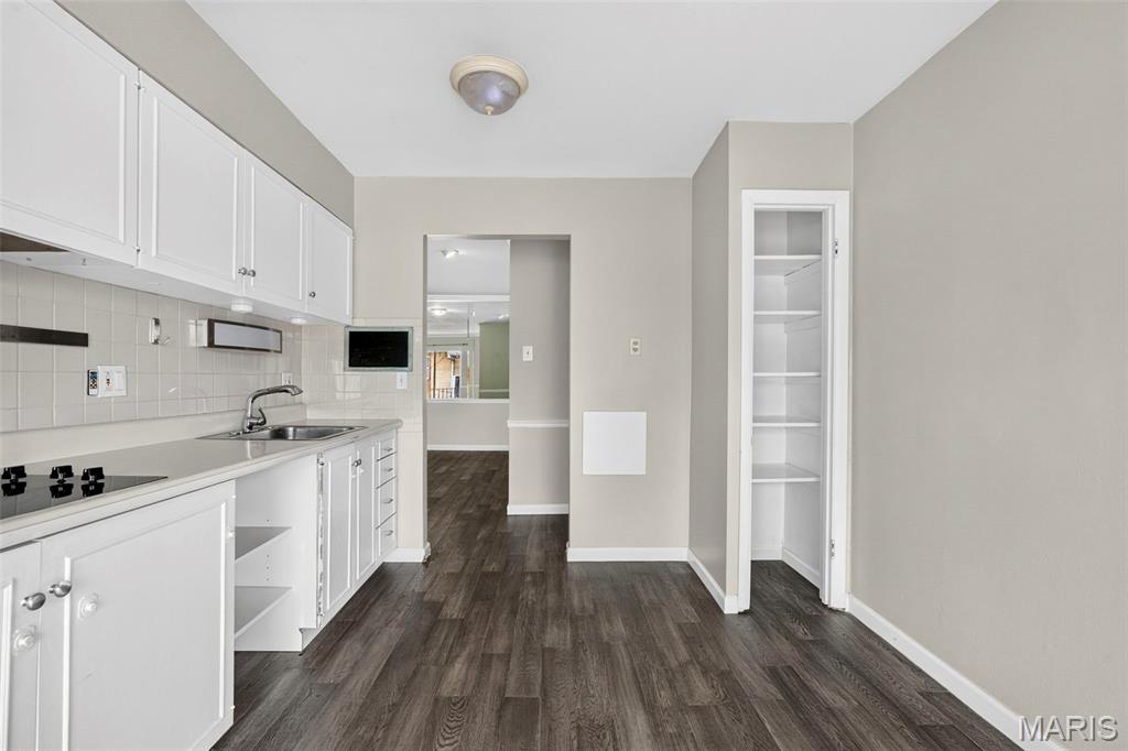 Lin Capri Condo - Residential
