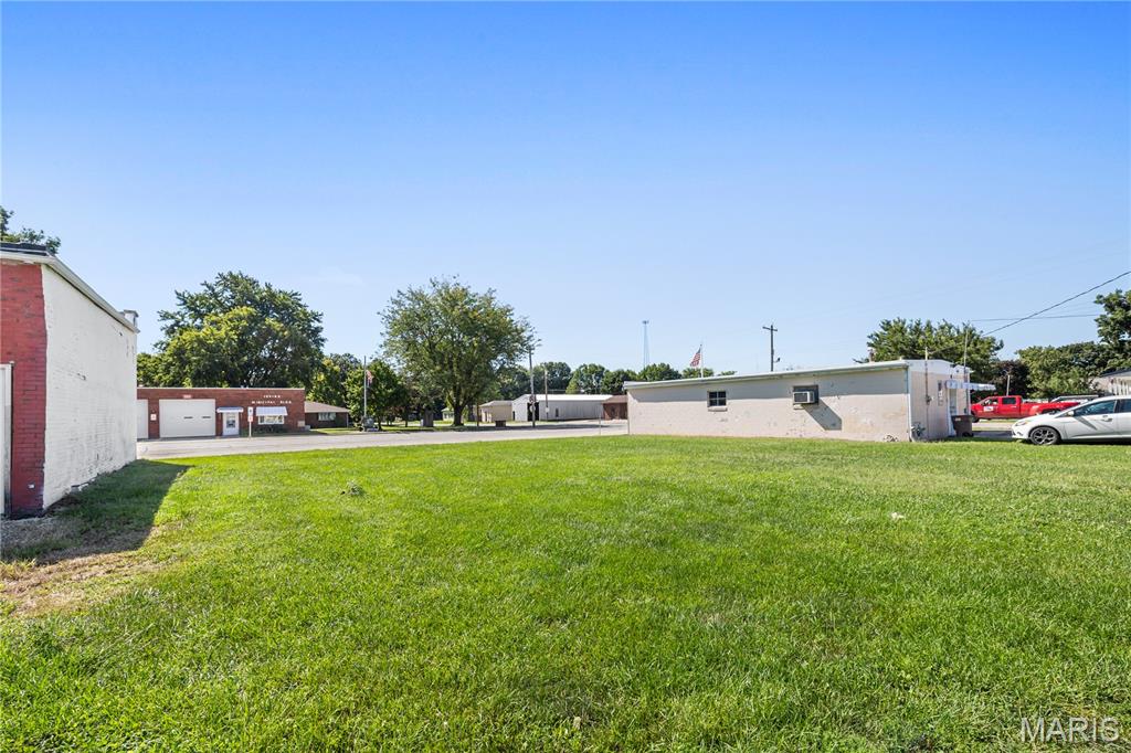 Village/Irving - Commercial Sale