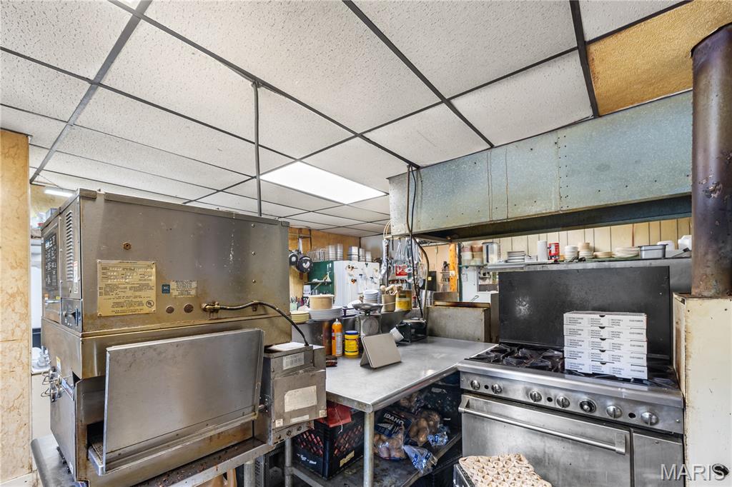 Village/Irving - Commercial Sale