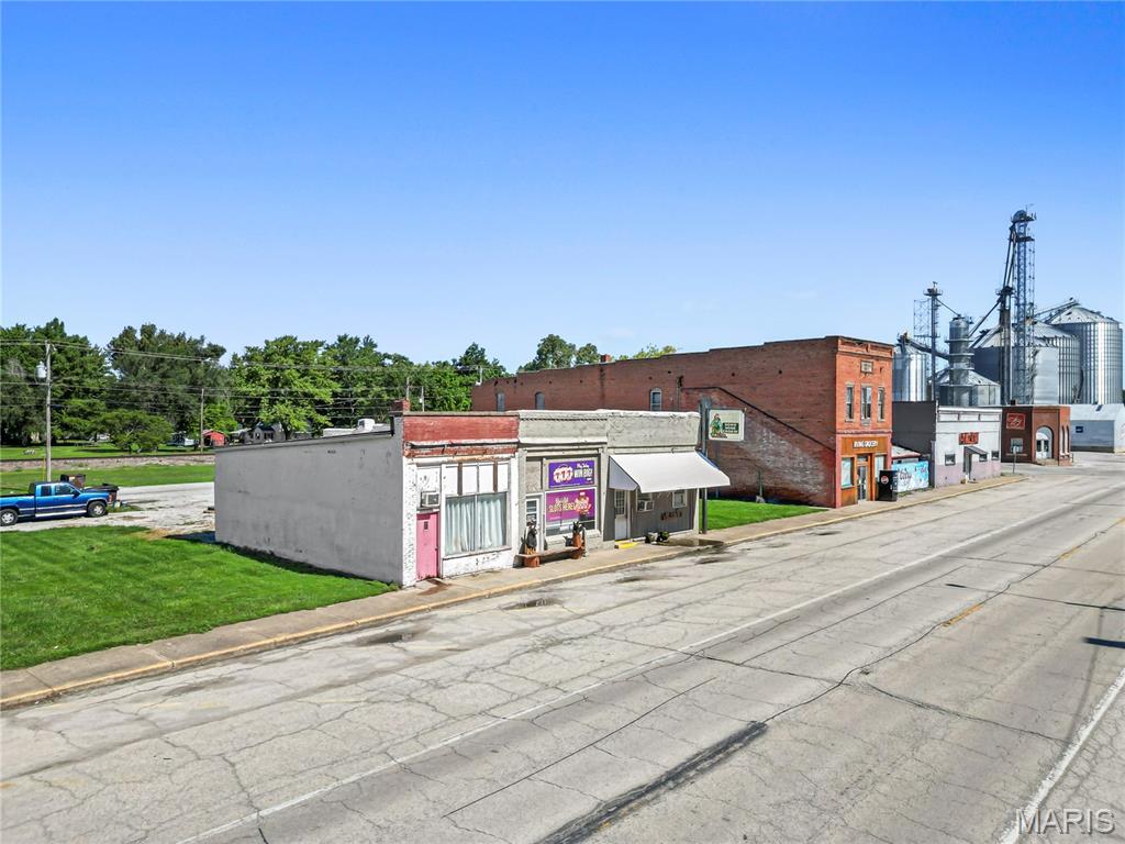 Village/Irving - Commercial Sale