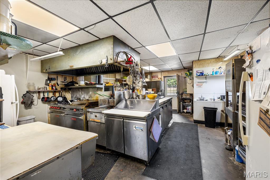 Village/Irving - Commercial Sale