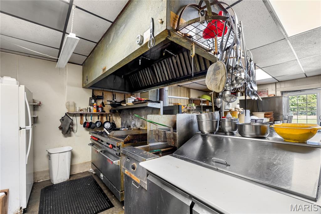 Village/Irving - Commercial Sale