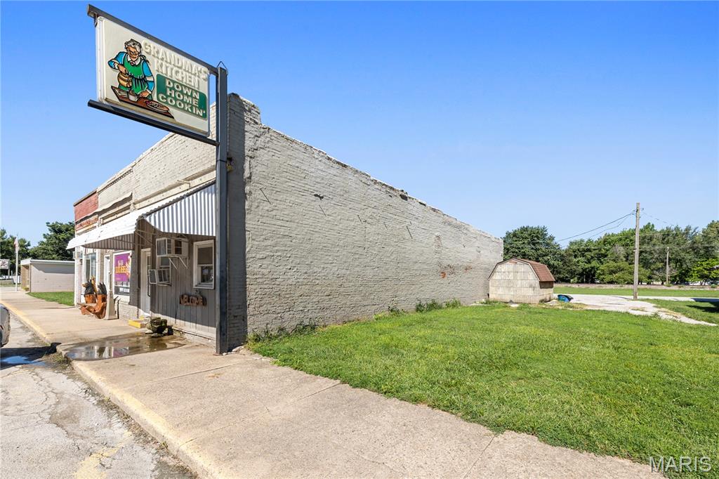 Village/Irving - Commercial Sale