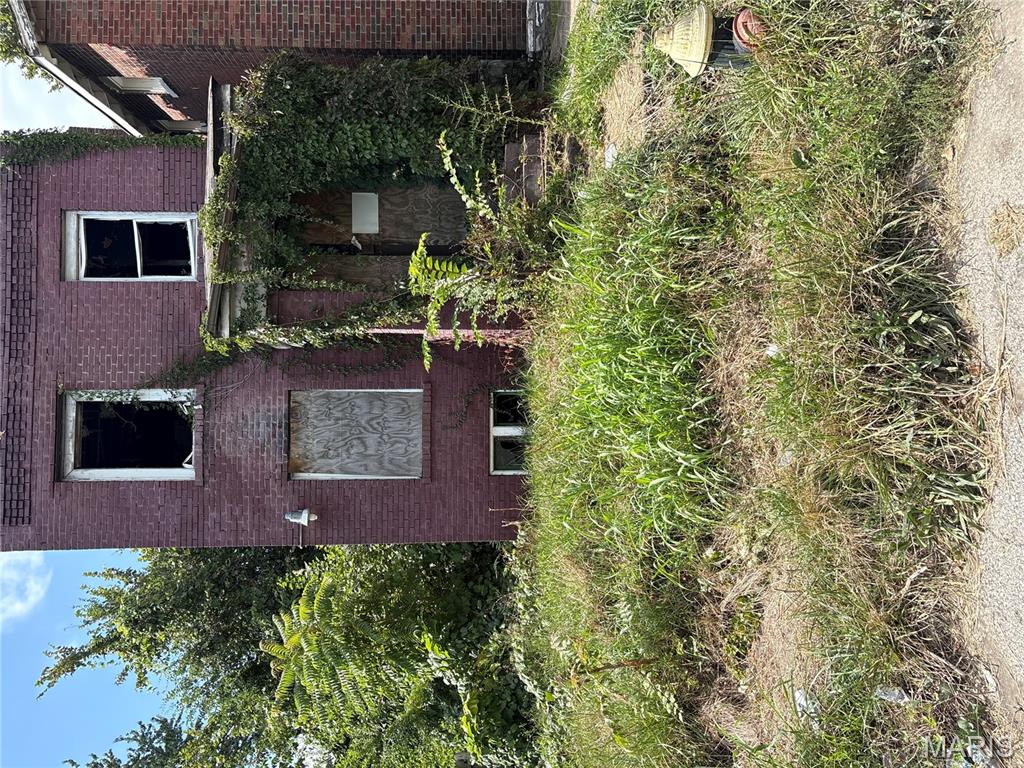 Great investment opportunity in North City! This property at 3119 N Sarah St. Louis, MO 63113 is located in an area full of potential, where values are expected to rise as redevelopment and revitalization continue. Now is the perfect time to invest early before the big changes take hold. Don’t miss your chance to secure a property in a growing community with strong upside potential.