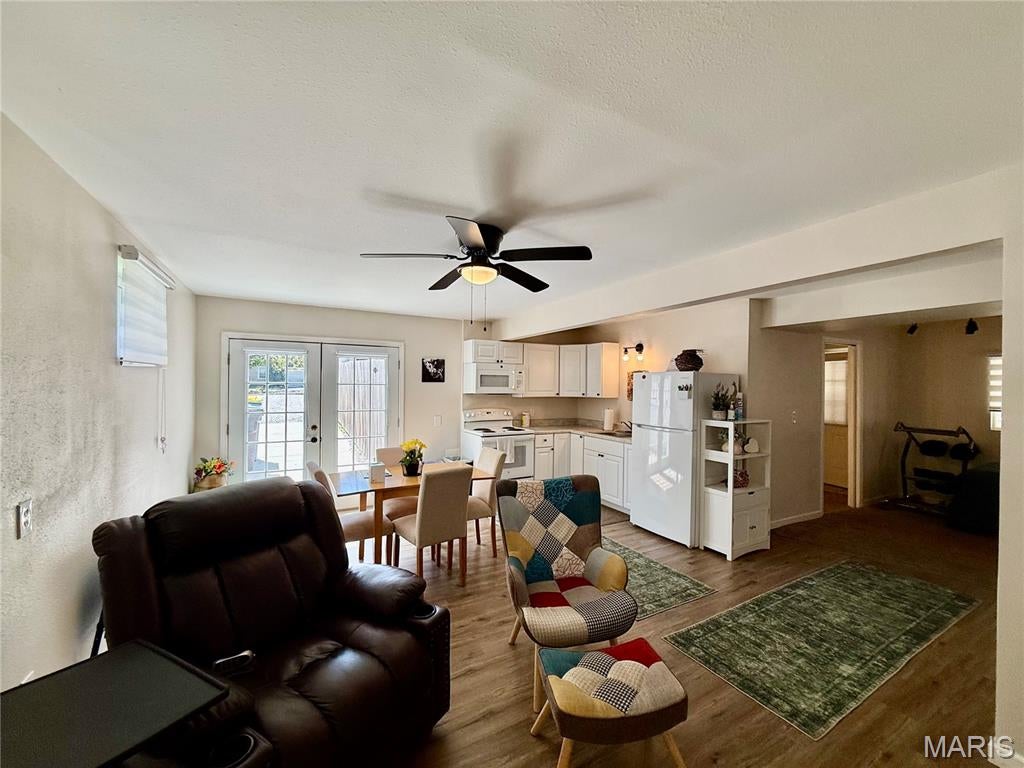 Metcalfe Place Add/Edwardsvill - Residential