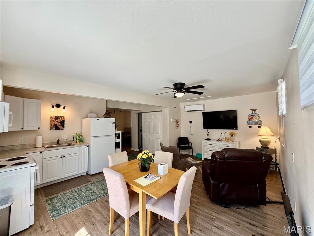 Metcalfe Place Add/Edwardsvill - Residential