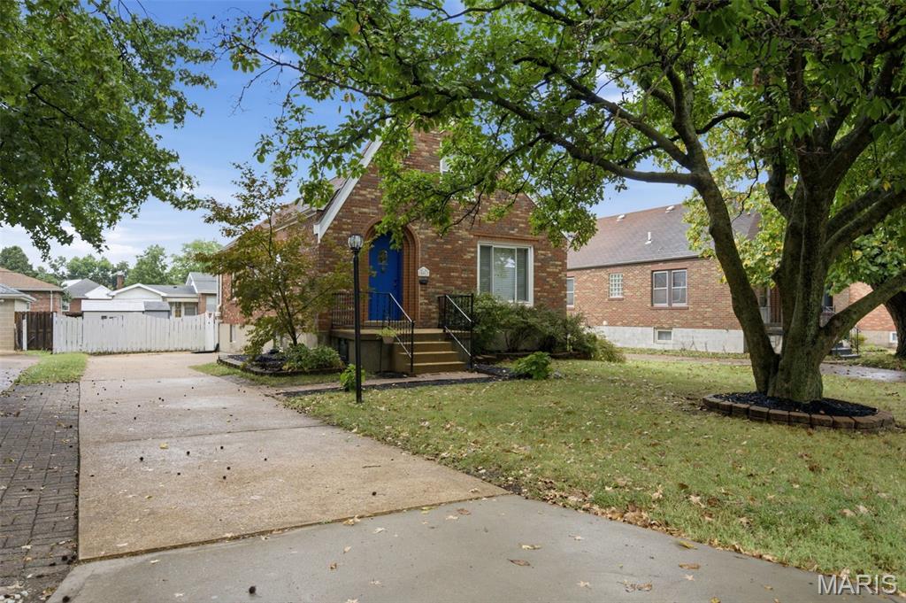 Tesson Ferry Court Amd - Residential