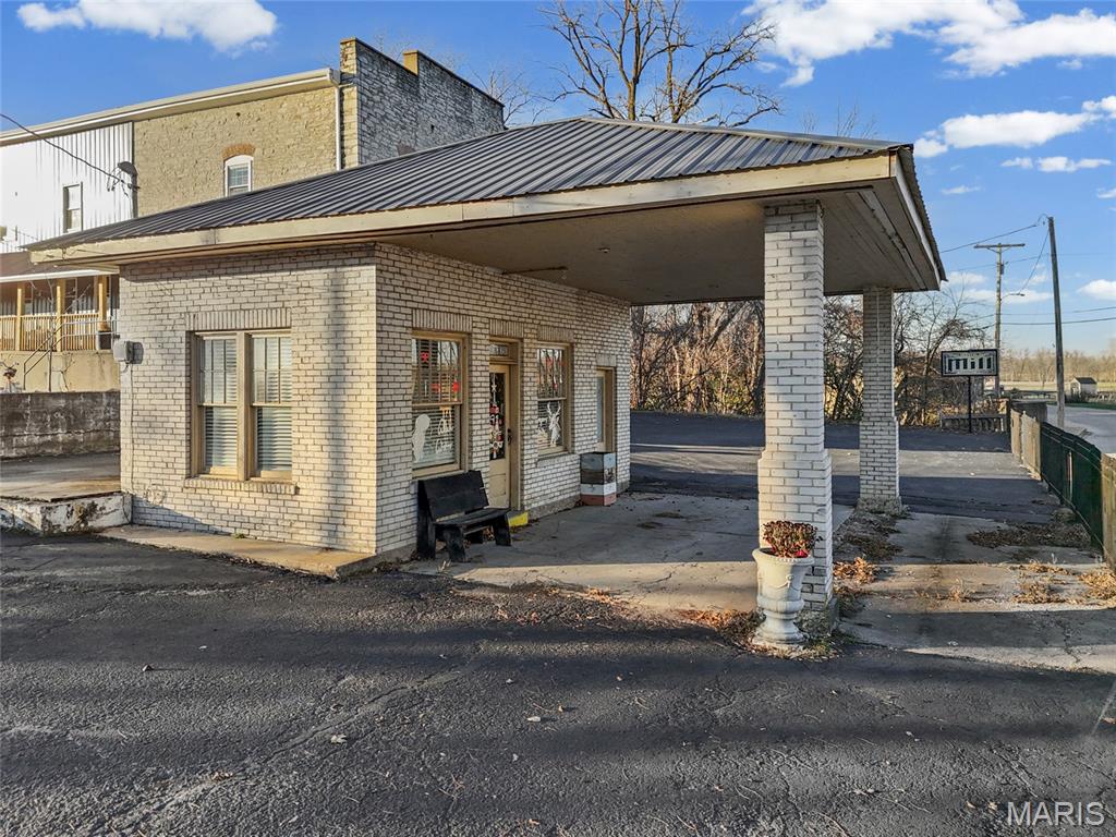 Historic District - Commercial Sale