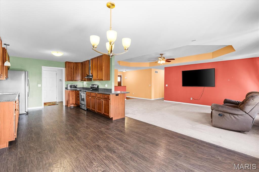 Country Club Hills - Residential