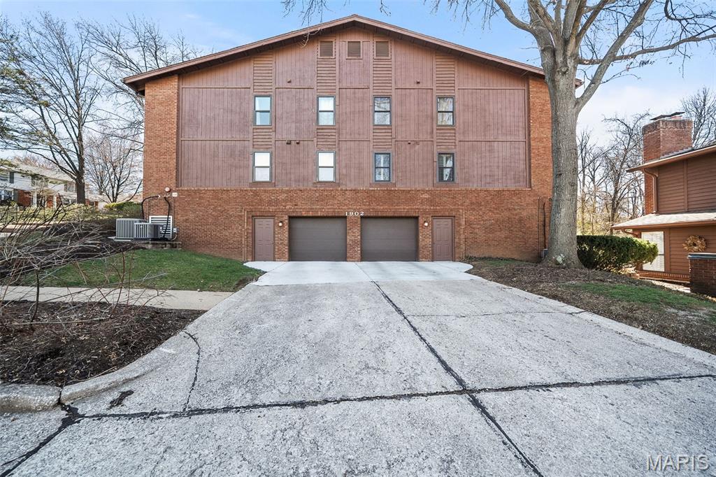 Briar Hill Farm Ii Condo E - Residential