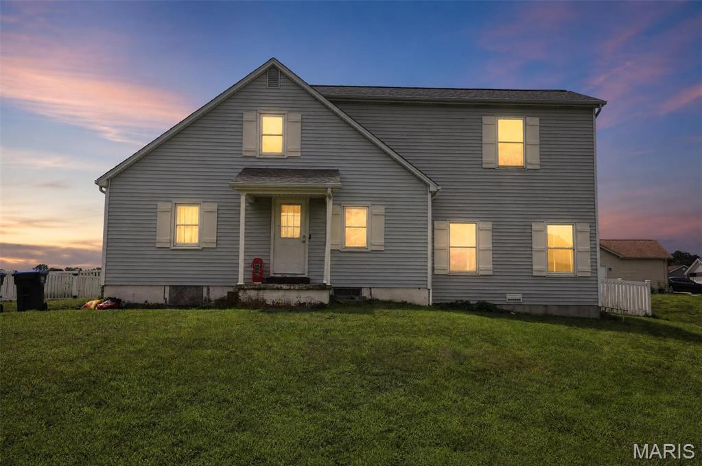 This 4-bedroom, 2-bath, 1.5-story home sits on a spacious lot in Waterloo, IL, offering endless potential in a peaceful setting. With plenty of living space and a generous yard, this property is ready for your personal updates and finishing touches. Enjoy the charm of small-town living while being conveniently located near local amenities. Don't miss this opportunity to make this home your own!