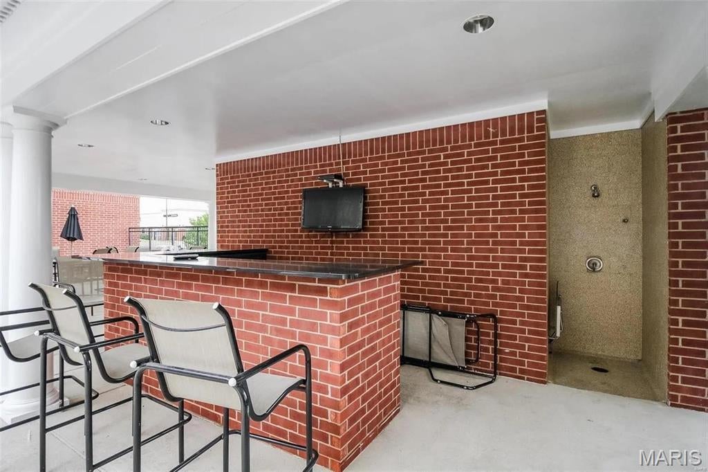Hanley Station Plaza - Residential Lease