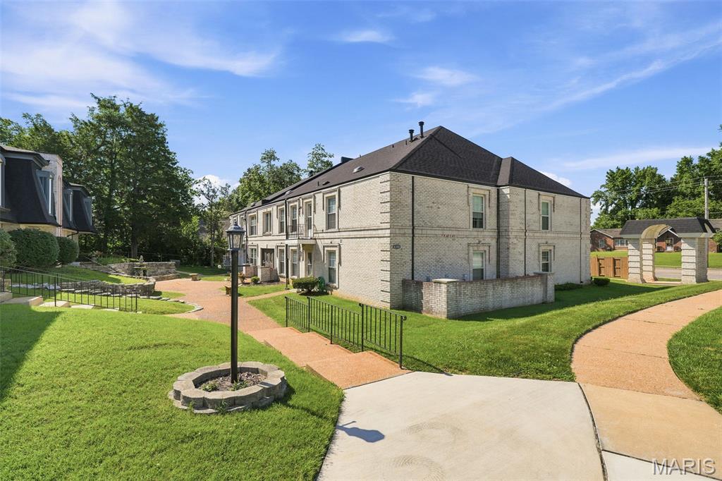 Chateau De Ville Condo Sec - Residential