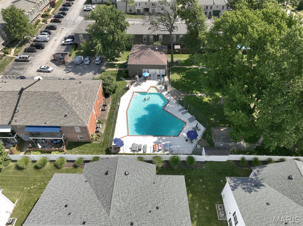 Chateau De Ville Condo Sec - Residential