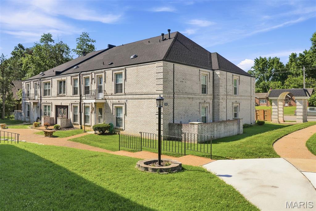 Chateau De Ville Condo Sec - Residential