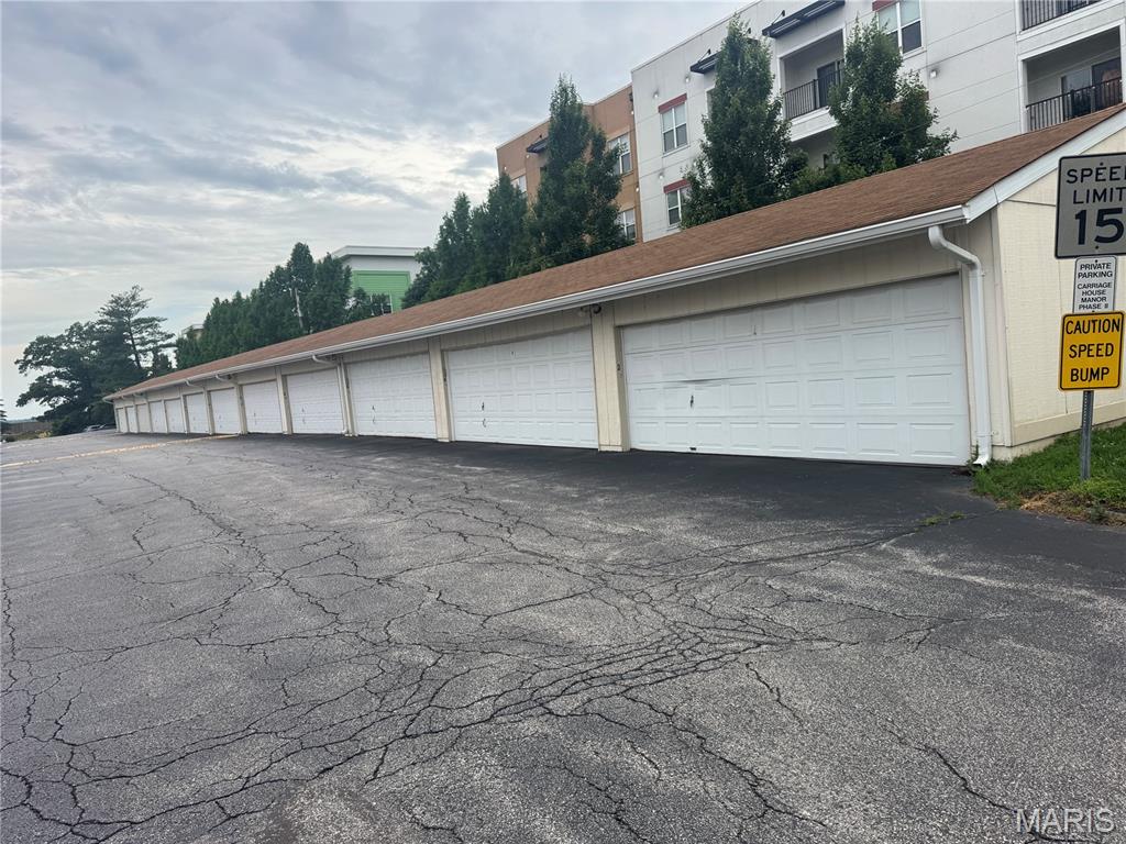 Carriage House Manor Condo Ph - Residential