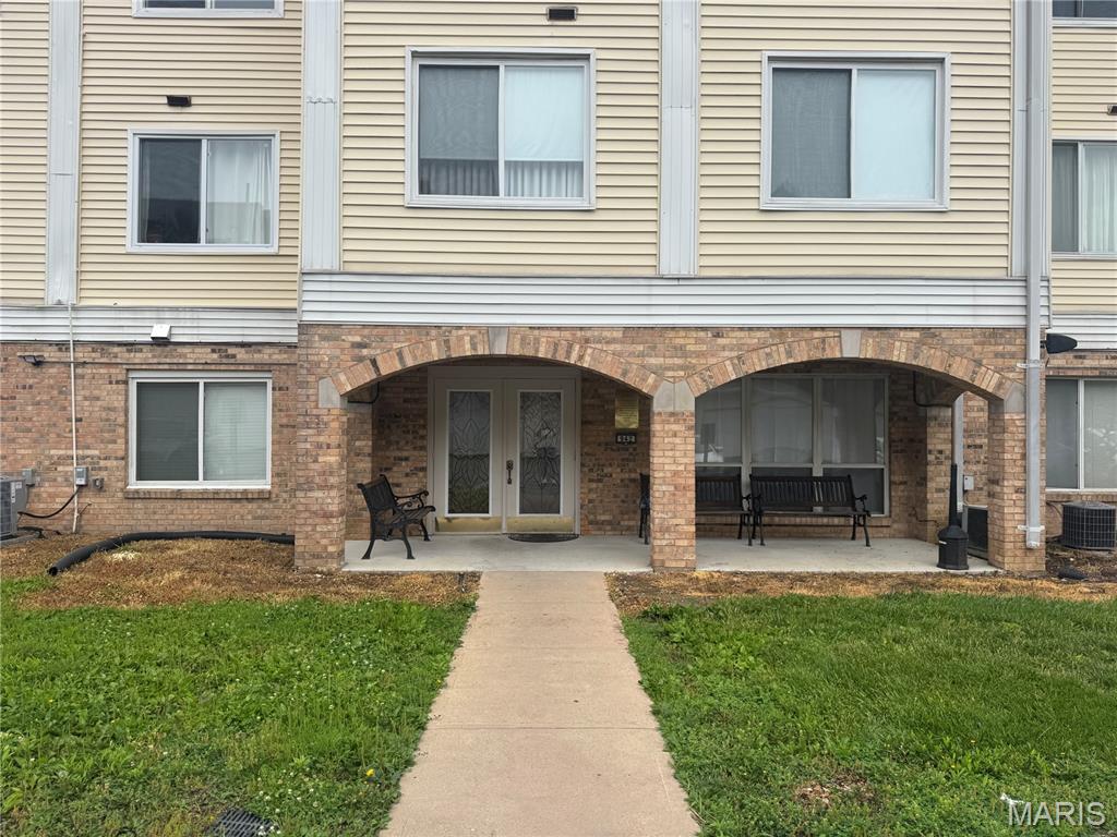 Carriage House Manor Condo Ph - Residential