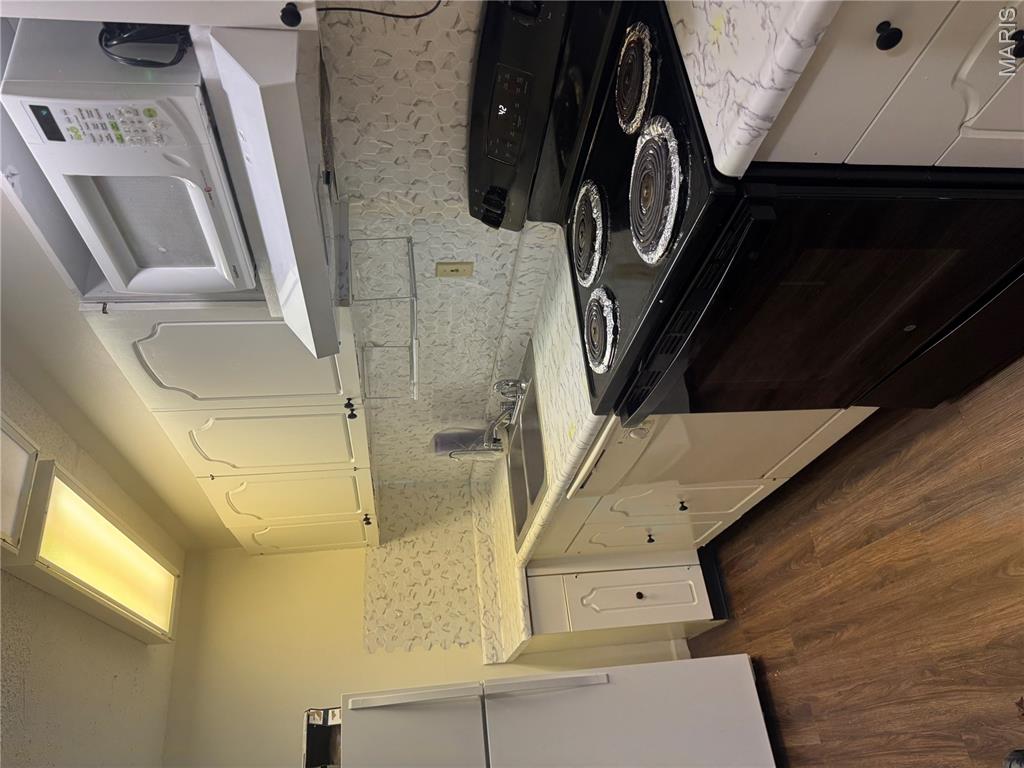 Carriage House Manor Condo Ph - Residential