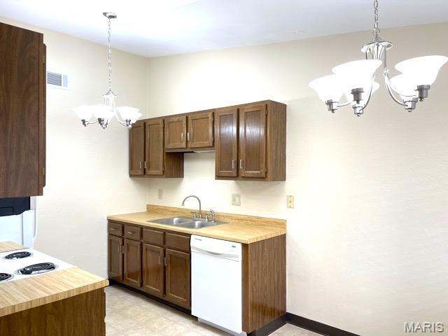 CHATEAU WOODS - Residential Lease