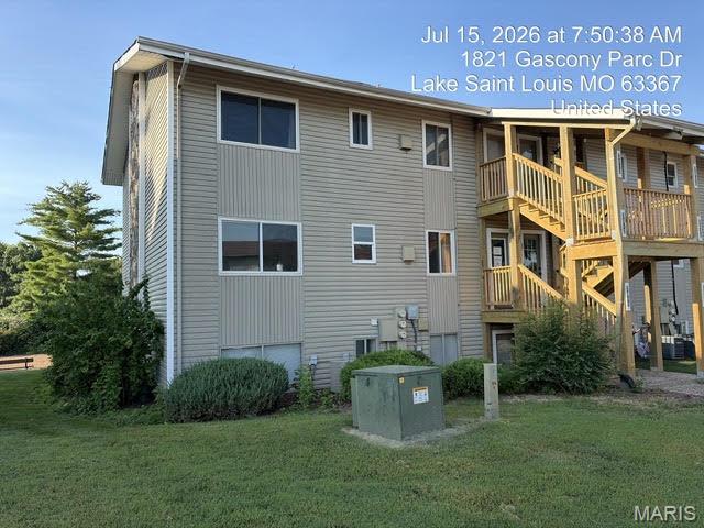 2 bedroom, 1 bath condo located in Lake St Louis with access to all of the local amenities.  Condo is located on the 2nd level.  It has wood flooring throughout, and is waiting for your finishing touches. Addendums after acceptance. Min. $1000 earnest money in form of cashier's check payable to Dolan Realtors upon acceptance along w/ prequal/proof of funds required with all offers