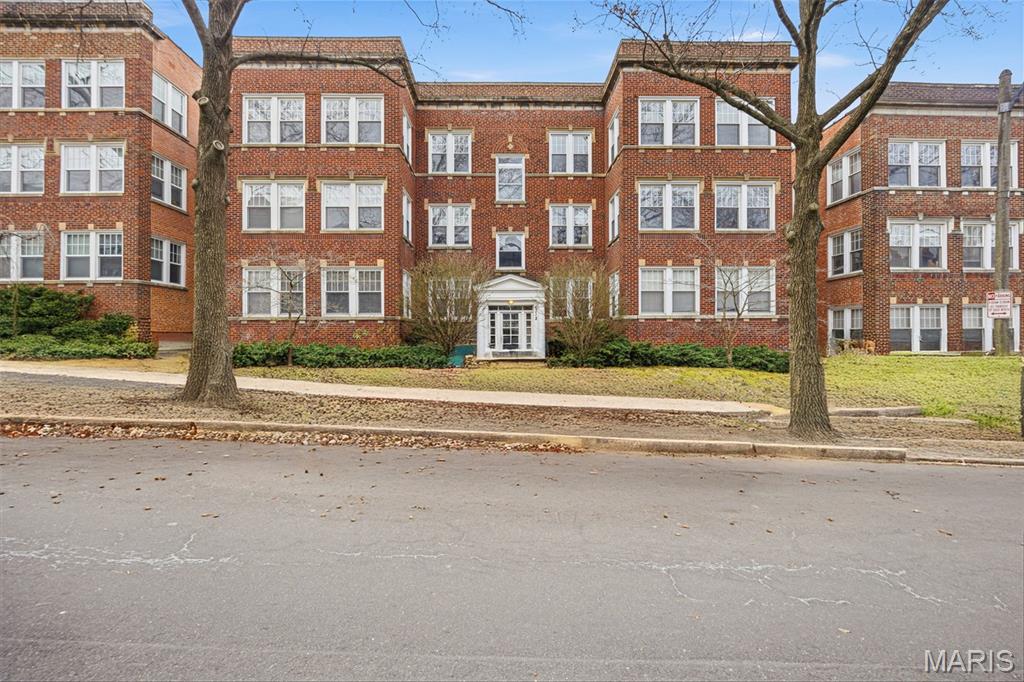 Located in the highly sought-after DeMun neighborhood in Clayton, this beautifully maintained top-floor condo offers the perfect blend of classic charm and modern updates. Featuring an open and inviting floor plan, the home showcases gorgeous hardwood floors, detailed millwork, and abundant natural light throughout. The updated kitchen includes 42" custom cabinetry, quartz countertops, and modern appliances, opening seamlessly to a spacious living and dining area ideal for everyday living and entertaining.

The primary suite offers a walk-in closet and private bath, while additional bedrooms and full bathroom provide flexibility for guests or a home office. The condo comes with in unit, stacked washer and dryer. The spacious deck allows for additional outdoor living and entertaining space. Enjoy a low-maintenance lifestyle in a well-maintained building just steps from Forest Park, Washington University, and the vibrant shops and restaurants of DeMun. A rare opportunity in one of the area’s most desirable and walkable neighborhoods.