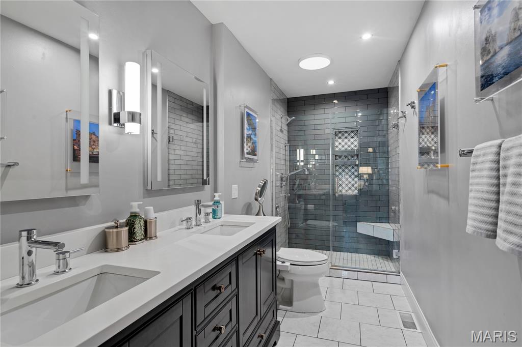 Manors Of Broadmoor Condo Townhome - Residential