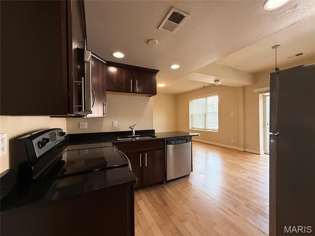 First Amendment/Pershing Ave - Residential