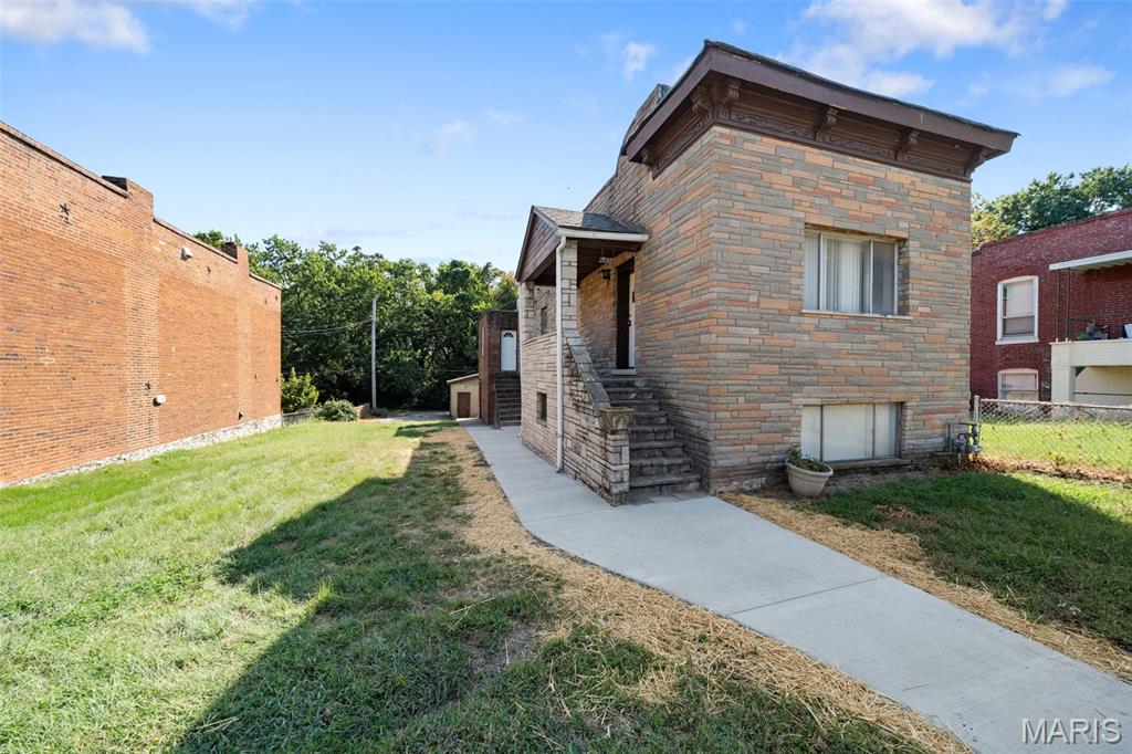 Price Adjusted!!!  Sep 2026! Open House 20 Sep 2026, 1 to 3 pm
Discover this beautifully renovated 2-bedroom, 2-bathroom home Plus Office or Den (could be an additional sleeping area) in the heart of Dogtown, situated on an expansive double lot with exceptional outdoor space and parking.  Inside, you’ll find a thoughtfully updated layout featuring two spacious bedrooms, two full bathrooms, and a versatile bonus room—perfect for a den, home office, or additional living space. Enjoy the convenience of second-floor laundry, along with new flooring and fresh paint throughout. Recent Updates Include plumbing and electrical systems. Beautifully updated kitchen with custom 48-inch cabinetry, Granite countertops, Brand-new stove, refrigerator, microwave, and dishwasher in a stylish black-and-stainless finish. All-new flooring. Exterior Features: Expansive double lot. Oversized Detached 2-car garage, Additional parking pad, Plenty of space for entertaining, gardening, or relaxing outdoors.  Ample parking, oversized two-car garage with additional parking pad (Hard to find in Dogtown)! Possible Lease to Own or Lease Option.  Contact Agent for Details ($1950.00)
Extensive renovations and a highly desirable Dogtown location make this move-in-ready home a rare opportunity you won’t want to miss.  Great location right off Tamm Ave, the Saint Patrick's Day parade route! The house is perfect for entertaining!