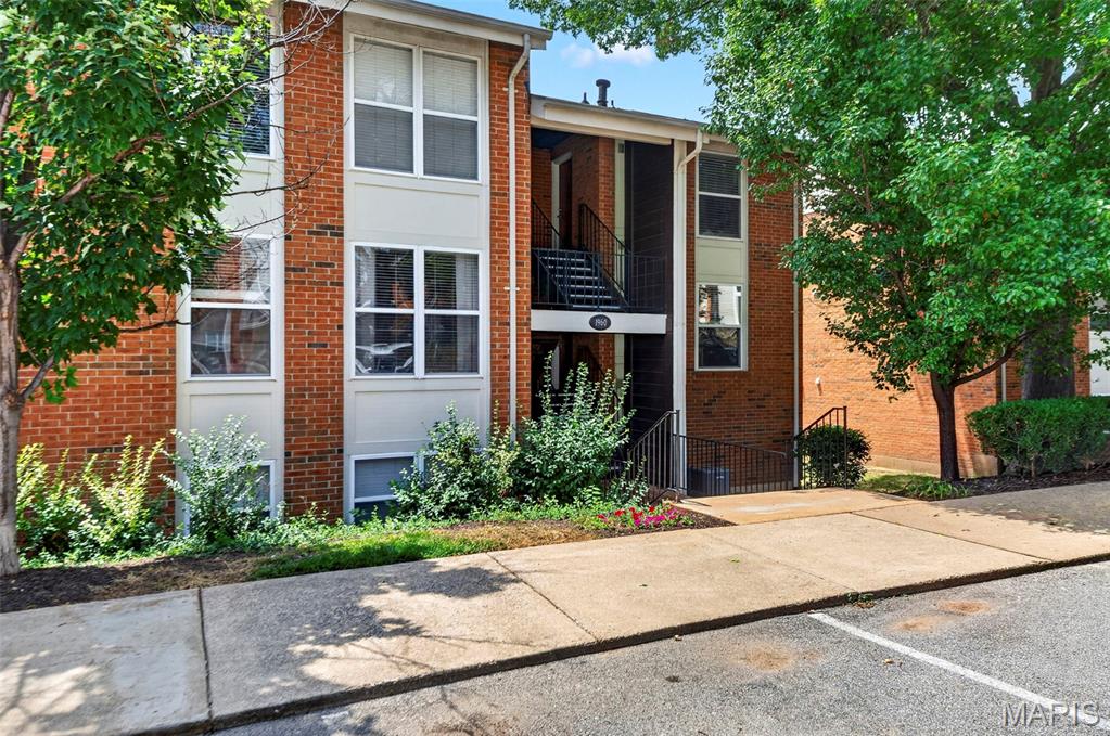 Greenbriar Condo - Residential