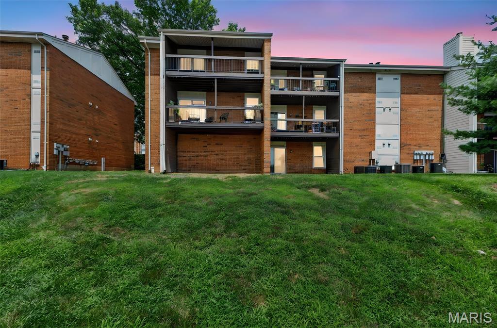 Greenbriar Condo - Residential