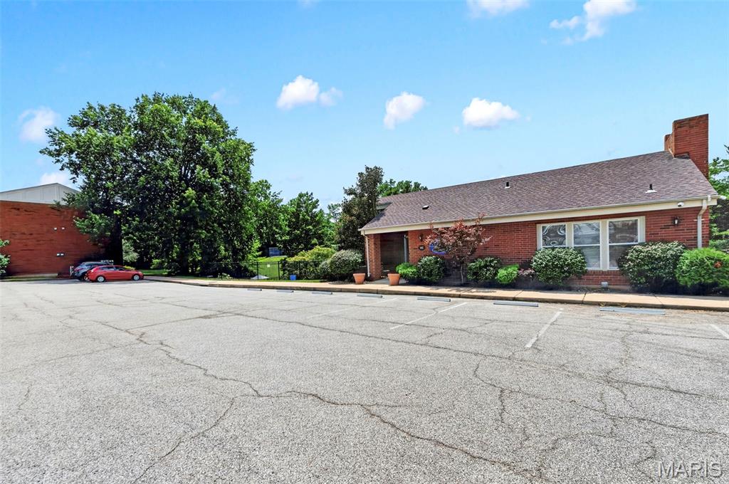 Greenbriar Condo - Residential
