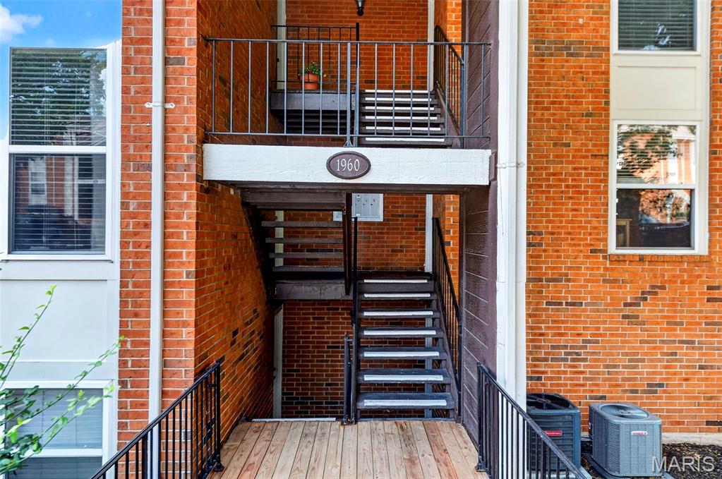 Greenbriar Condo - Residential