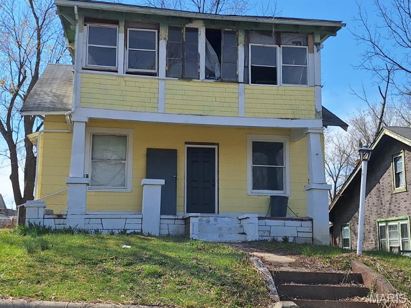 Investor opportunity! Bring your vision and transform this 2-bedroom, 2-bath home into something special. Featuring hardwood floors and plenty of potential, this property is ready for a complete remodel. Whether you're an investor or a buyer looking for your next renovation project, this home offers a great opportunity to add value. Property is being sold as-is.